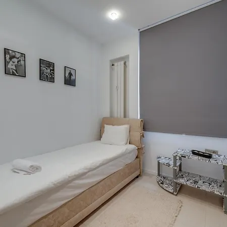 Διαμέρισμα Center Next To Vitosha Boulevard *